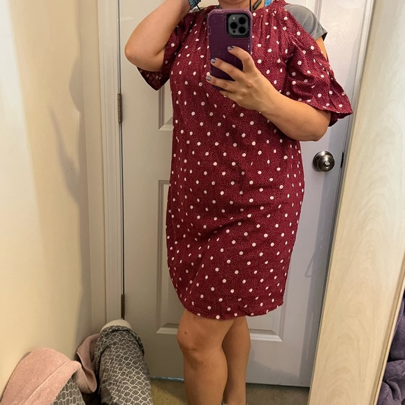 Old Navy Dresses & Skirts - OLD NAVY COLD SHOULDER DRESS CUTE QUALITY M MEDIUM RED GARNET BURGUNDY FLORAL